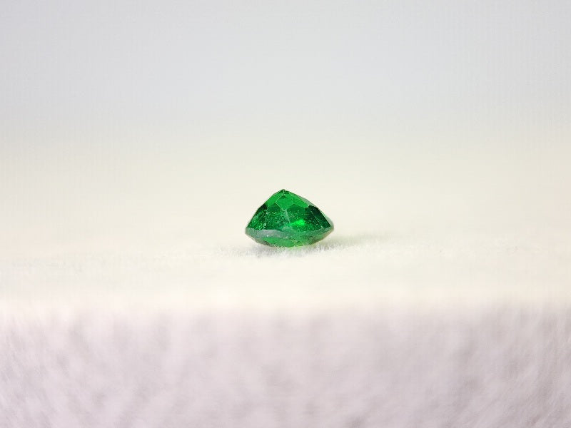 TSV-3　ツァボライト　0.24ct