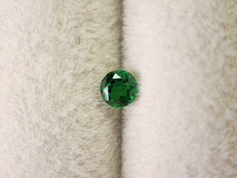 TSV-3　ツァボライト　0.24ct
