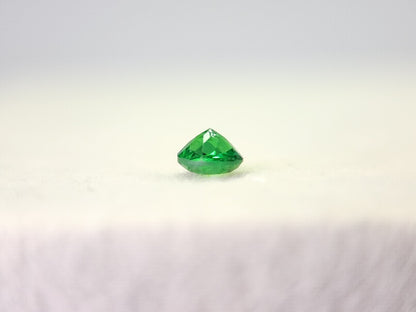 TSV-4　ツァボライト　0.24ct