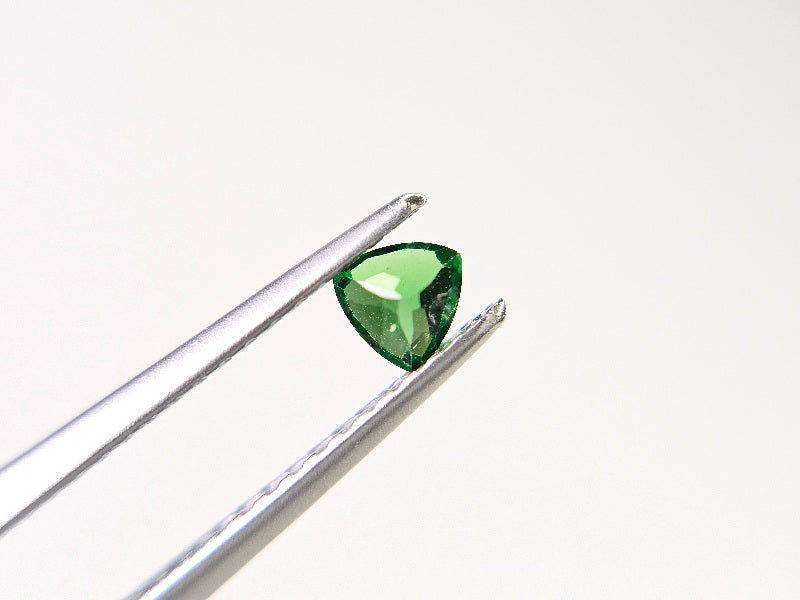 TSV-a　【ランダム発送】ツァボライト【1石あたり約0.16ct】