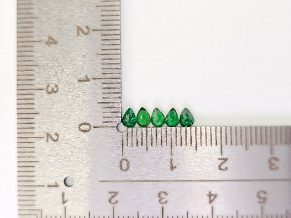 TSV-c【ランダム発送】ツァボライト【1石あたり約0.16ct】