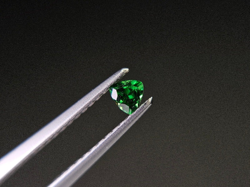 TSV-e　【ランダム発送】ツァボライト【1石あたり約0.12ct】