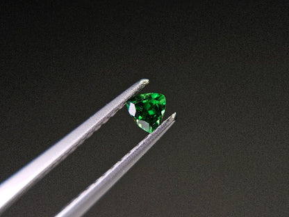 TSV-e　【ランダム発送】ツァボライト【1石あたり約0.12ct】