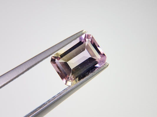 AMT-28　アメトリン　0.94ct