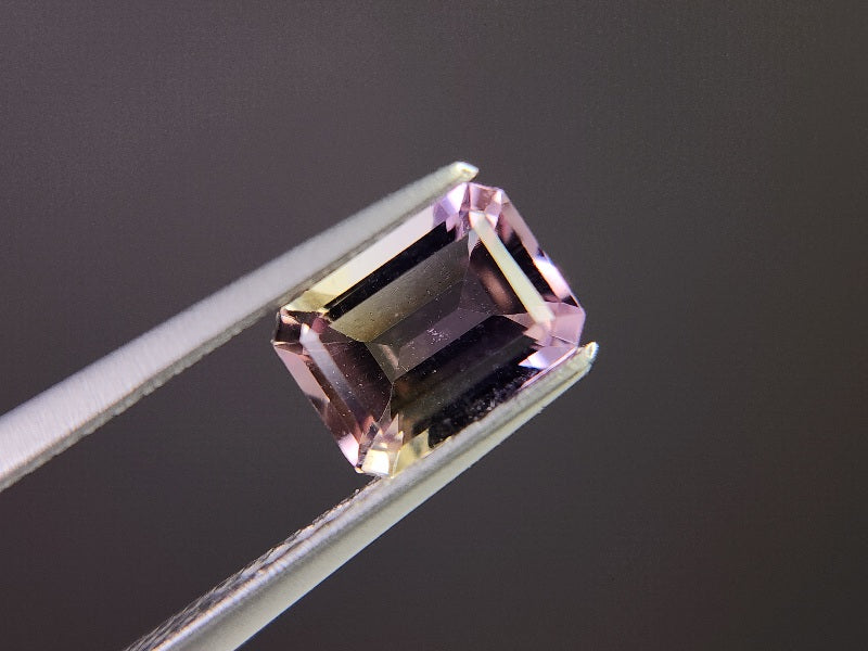 AMT-28　アメトリン　0.94ct
