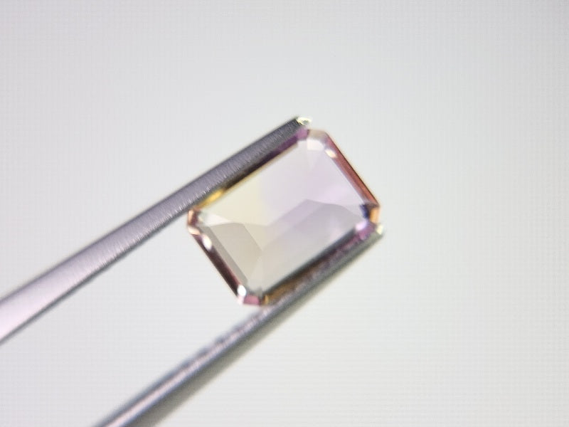 AMT-28　アメトリン　0.94ct