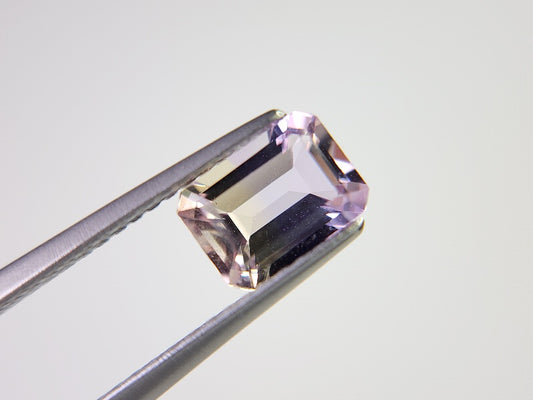 AMT-30　アメトリン　0.94ct