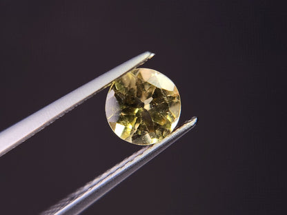 ye-AP-36　イエローアパタイト　0.90ct