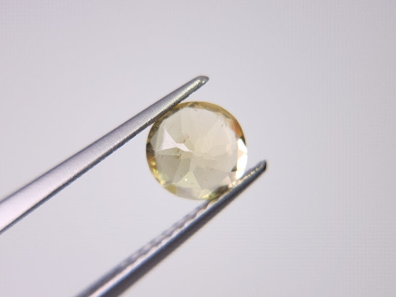 ye-AP-36　イエローアパタイト　0.90ct