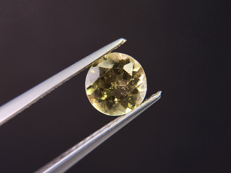 ye-AP-37　イエローアパタイト　0.88ct