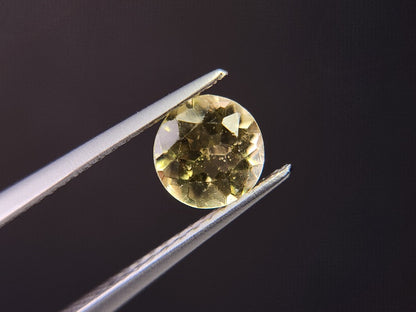 ye-AP-37　イエローアパタイト　0.88ct