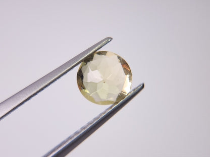 ye-AP-37　イエローアパタイト　0.88ct