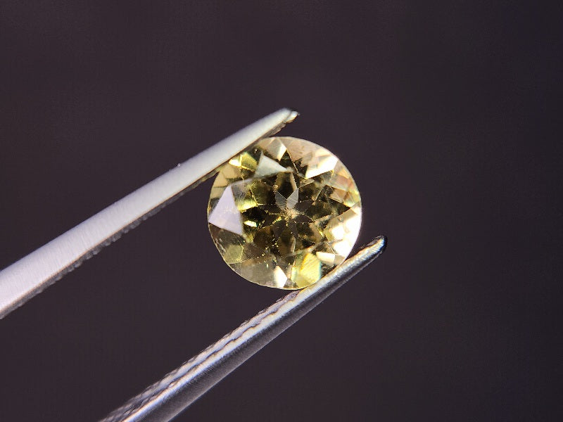 ye-AP-38　イエローアパタイト　0.82ct