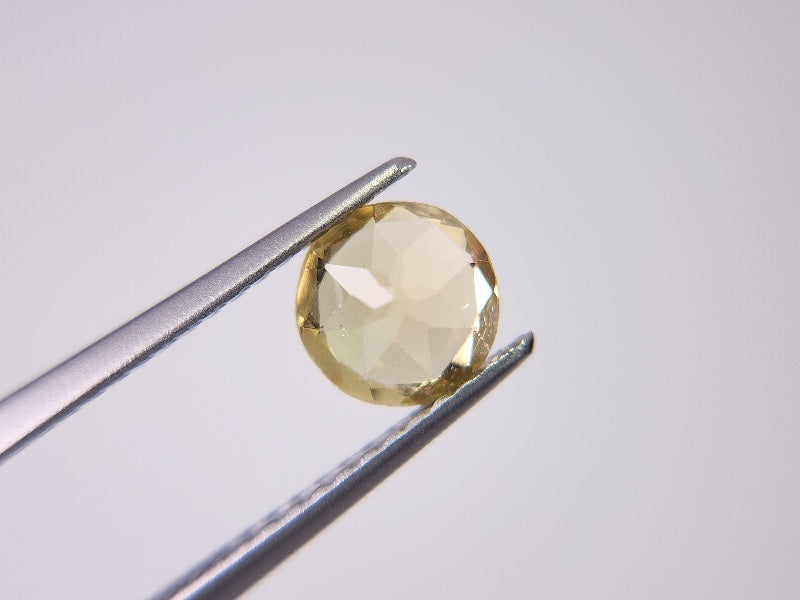 ye-AP-38　イエローアパタイト　0.82ct