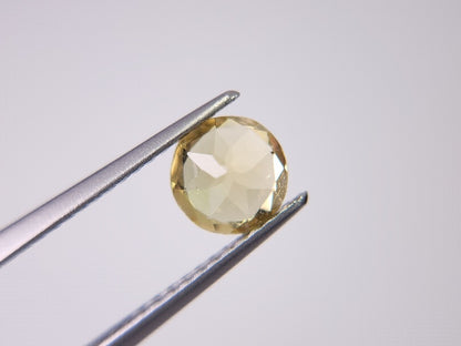 ye-AP-38　イエローアパタイト　0.82ct