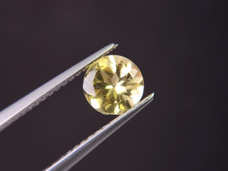 ye-AP-39　イエローアパタイト　0.81ct