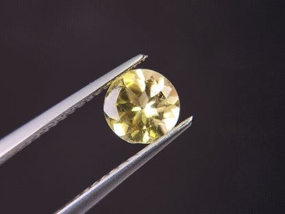 ye-AP-39　イエローアパタイト　0.81ct