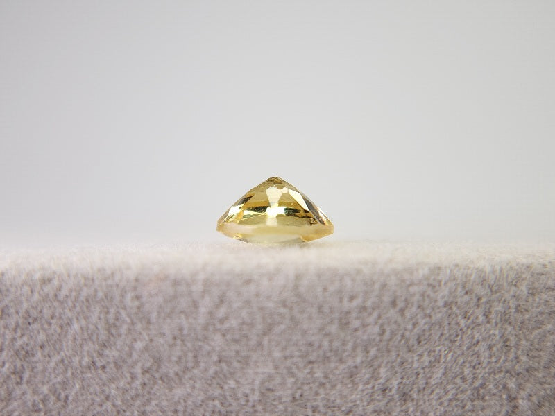 ye-AP-37　イエローアパタイト　0.88ct