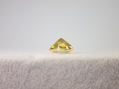 ye-AP-38　イエローアパタイト　0.82ct