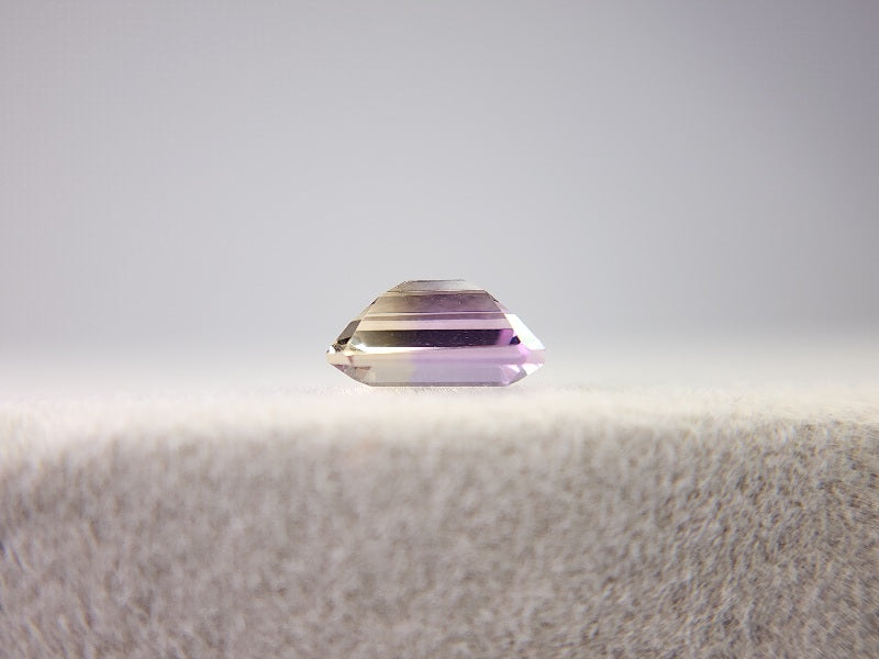 AMT-30　アメトリン　0.94ct