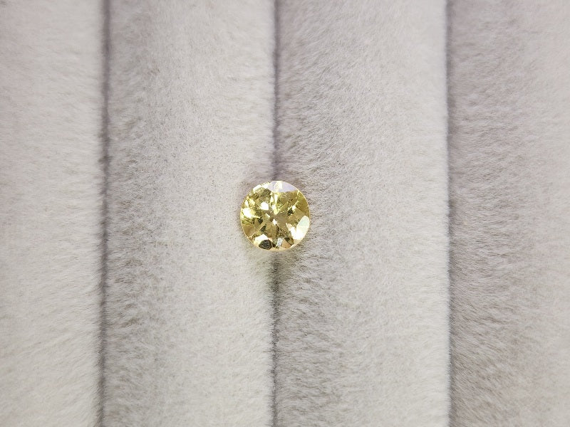 ye-AP-36　イエローアパタイト　0.90ct