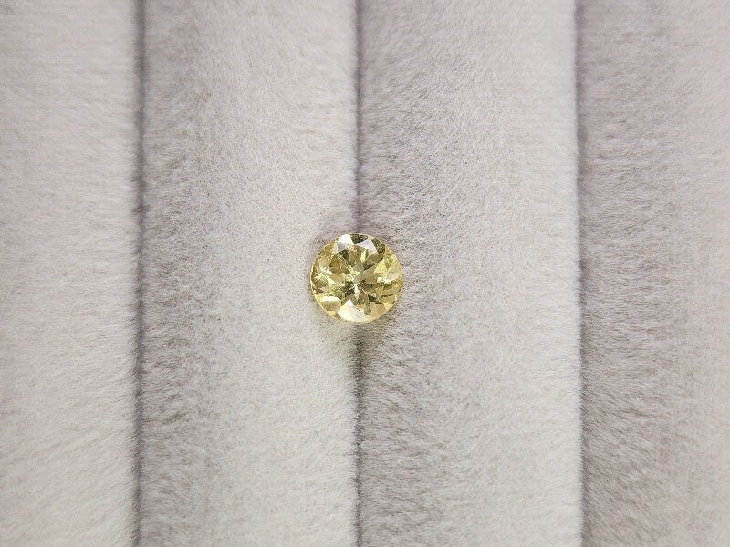 ye-AP-39　イエローアパタイト　0.81ct