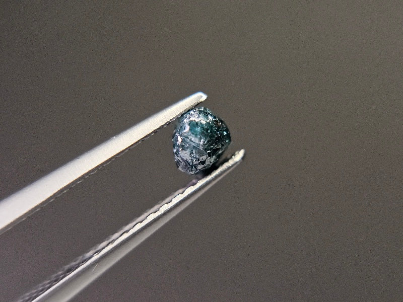blDMg-29　ブルーダイヤモンド原石　0.38ct