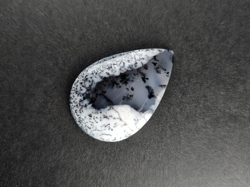 DRO-2　デンドリックオパール　29.95ct