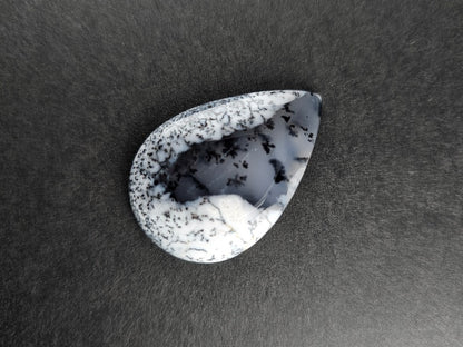 DRO-2　デンドリックオパール　29.95ct