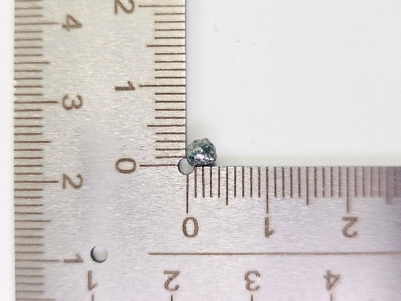 blDMg-30　ブルーダイヤモンド原石　0.38ct