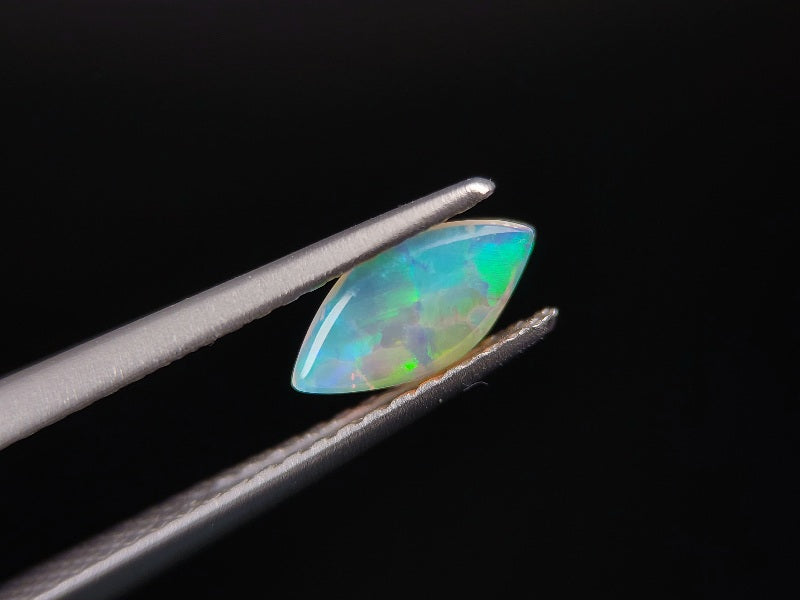 OP-e【ランダム発送】オパール（オーストラリア産）【1石あたり約0.34ct】