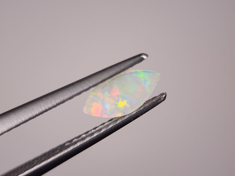 OP-e【ランダム発送】オパール（オーストラリア産）【1石あたり約0.34ct】