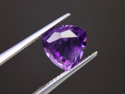 AM-82　アメジスト　2.38ct
