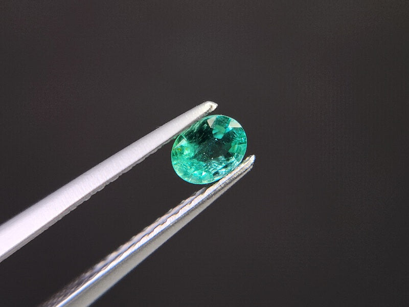 EM-24　エメラルド　0.18ct