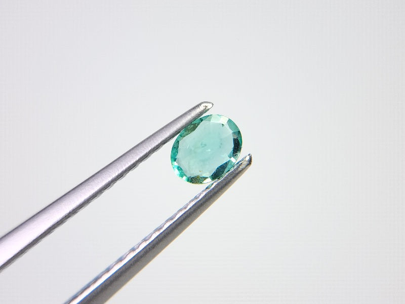 EM-24　エメラルド　0.18ct
