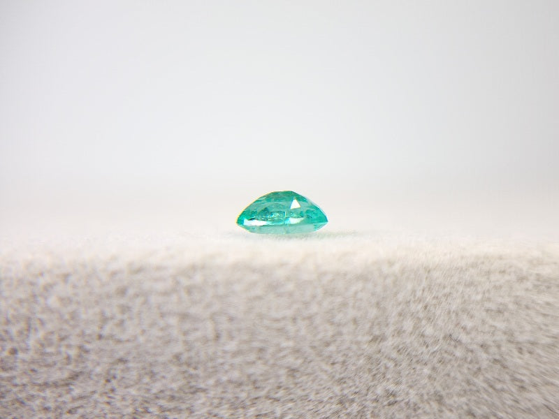 EM-26　エメラルド　0.18ct