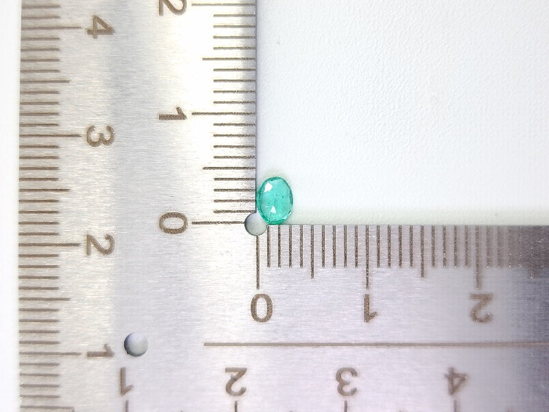 EM-26　エメラルド　0.18ct