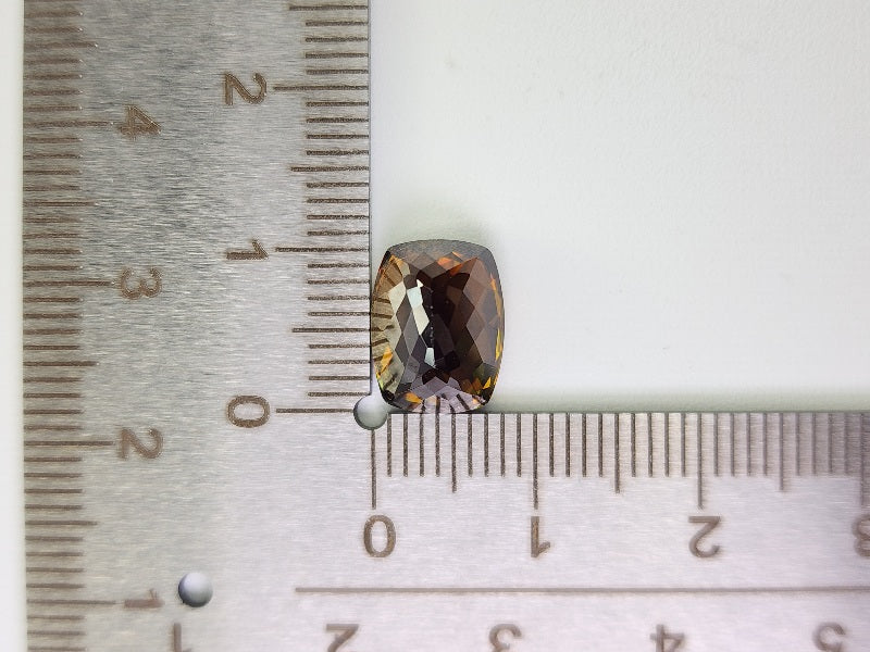SPH-8　スフェーン　4.95ct