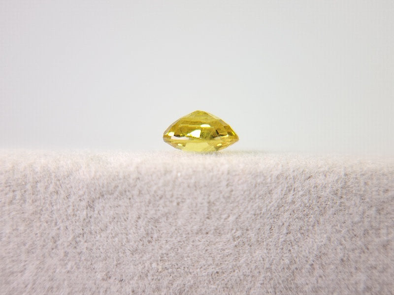yeSA-4　イエローサファイア　0.68ct