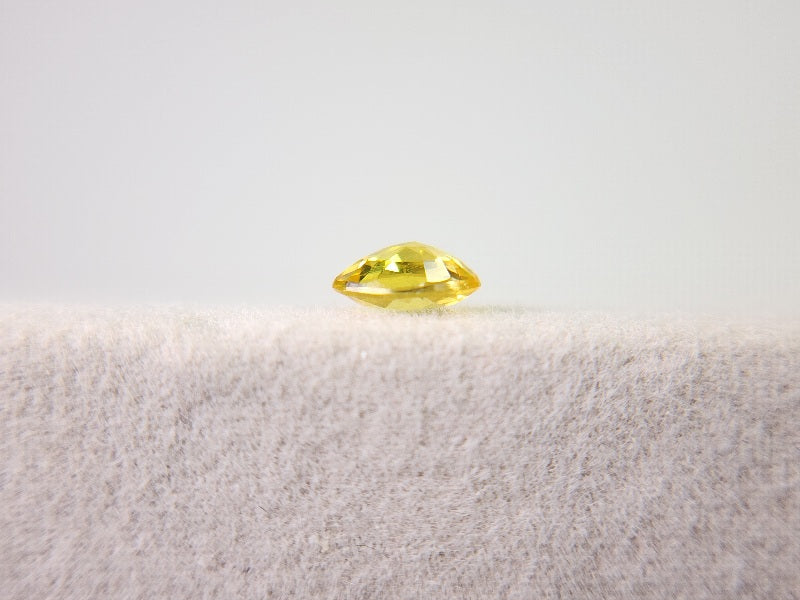 yeSA-5　イエローサファイア　0.52ct