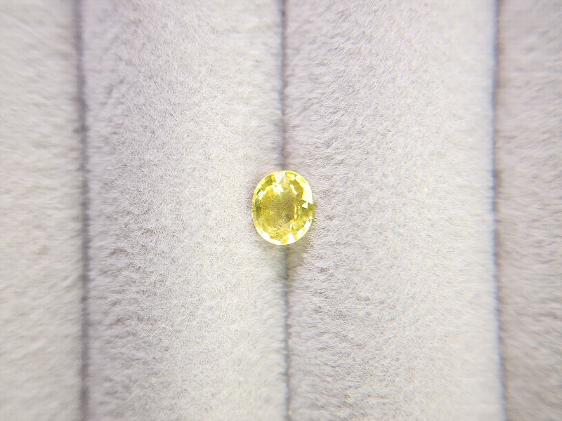 yeSA-4　イエローサファイア　0.68ct