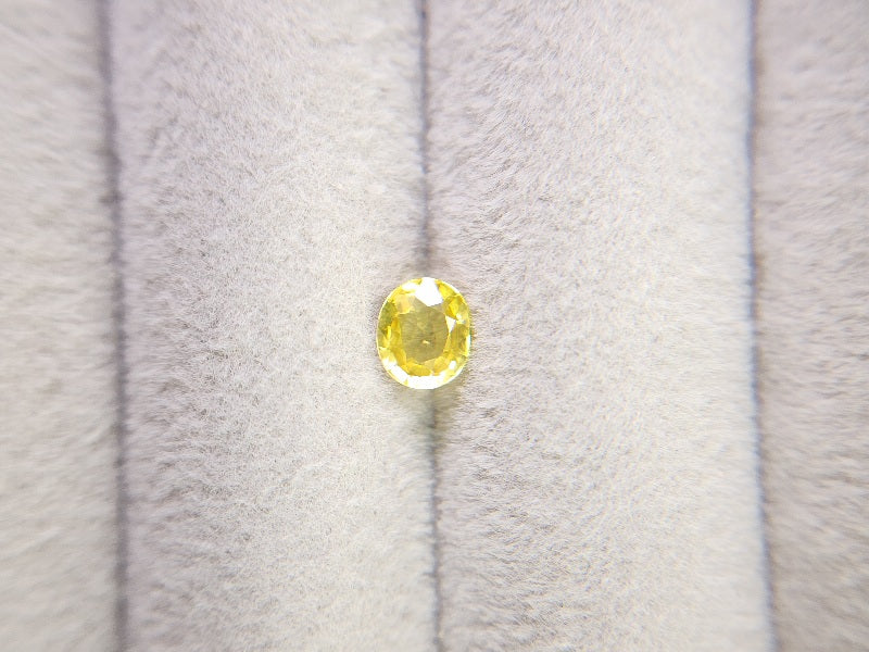 yeSA-5　イエローサファイア　0.52ct