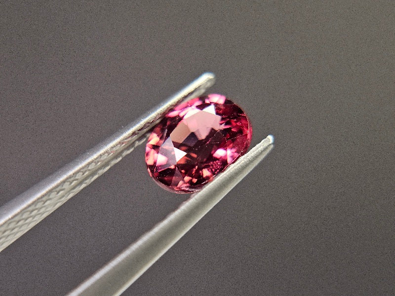 MYGA-9　マラヤガーネット　1.09ct