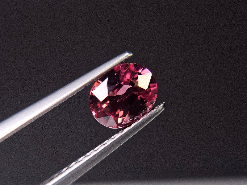 MYGA-10　マラヤガーネット　0.94ct
