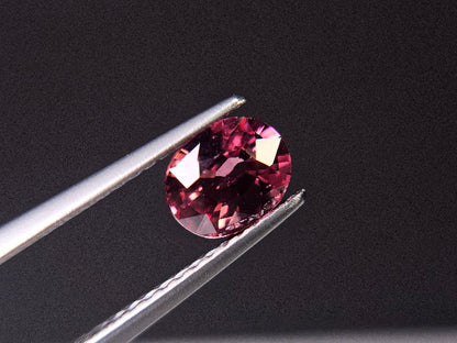 MYGA-10　マラヤガーネット　0.94ct