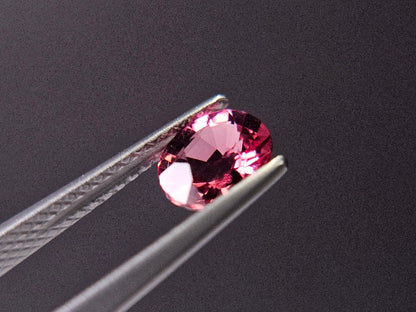 MYGA-10　マラヤガーネット　0.94ct