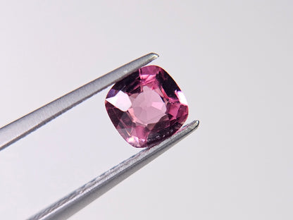 MYGA-12　マラヤガーネット　0.89ct