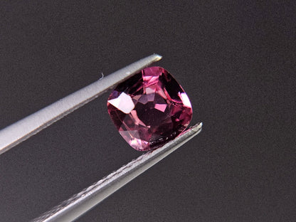 MYGA-12　マラヤガーネット　0.89ct