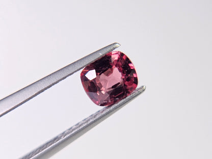 MYGA-13　マラヤガーネット　0.90ct