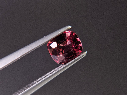 MYGA-13　マラヤガーネット　0.90ct